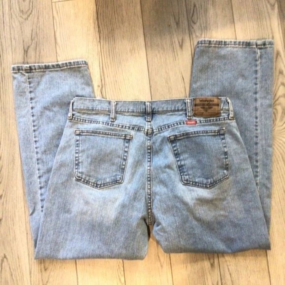 Wrangler Jeans Premium Quality 34x30 Work Jeans Relaxed Straight Fit Barn Wear - Picture 4 of 8
